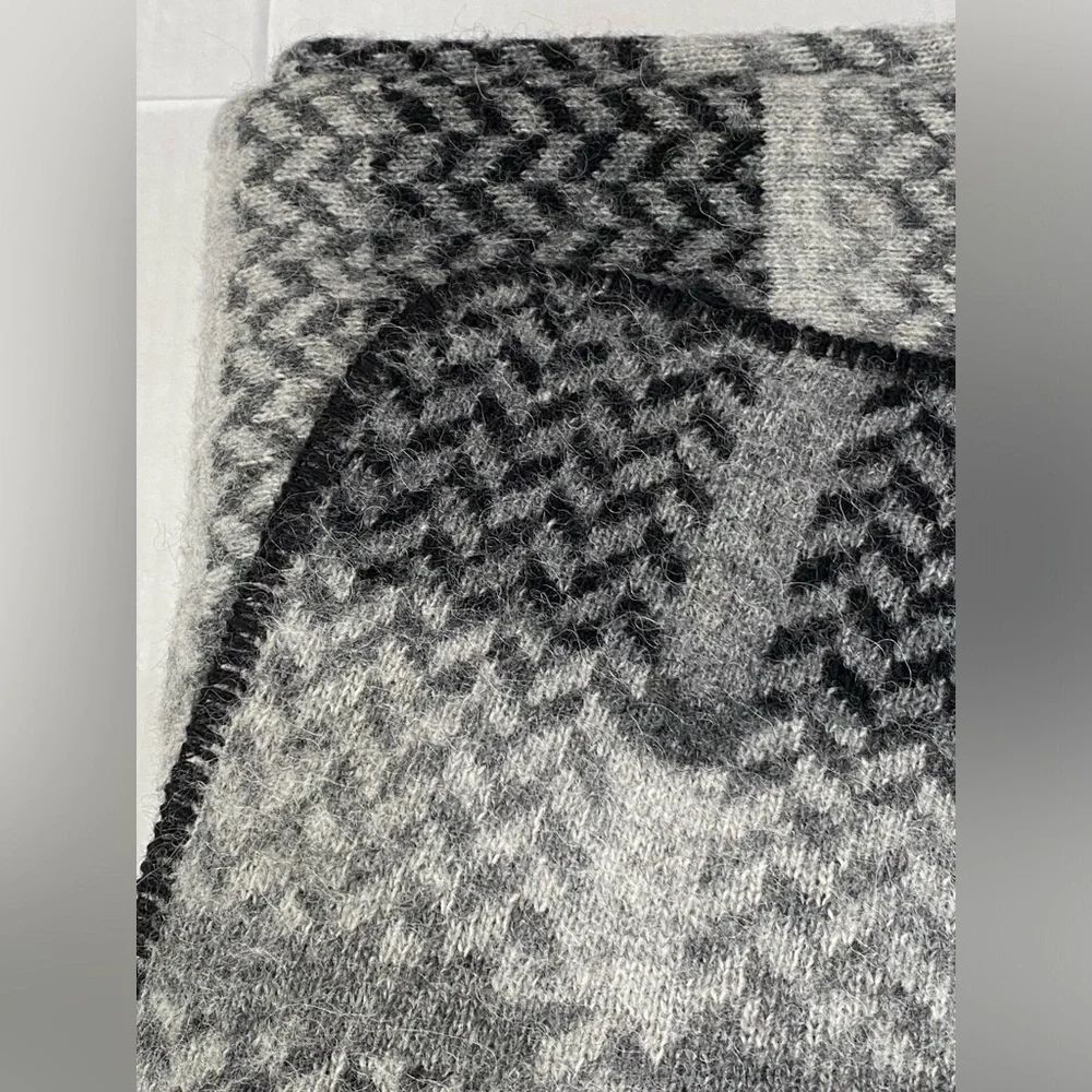 ICEWEAR 100% Icelandic Wool Nordic Black Gray Scandinavian Design Throw Blanket